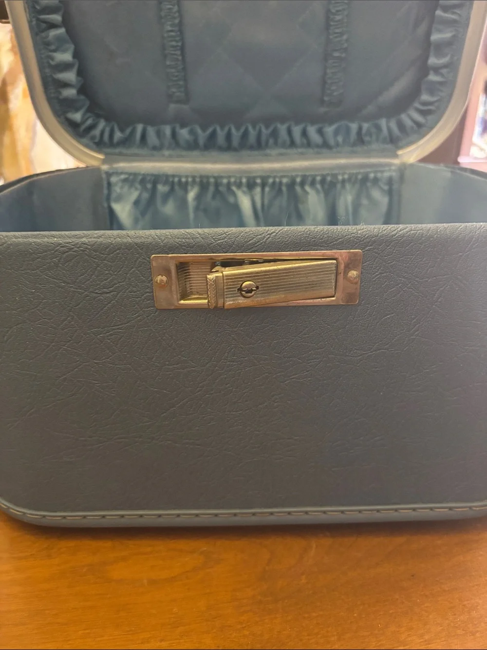 Mid-Century Blue Hardshell Train Case Retro Cosmetic Vanity